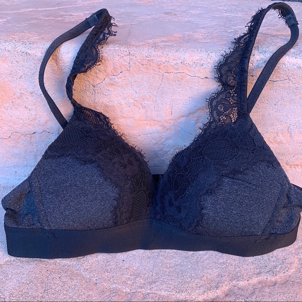 4 for$25! Lace and gray t-shirt bra